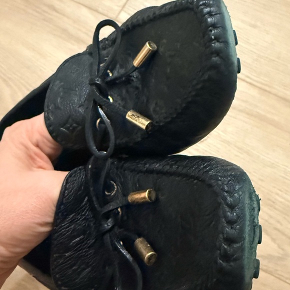 Louis Vuitton Dark Leather Accent - Picture 11 of 11